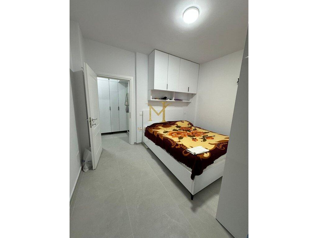 JEPET APARTAMENT I KONVERTUAR NE 2+1 , PLAZH HEKURUDHA!!