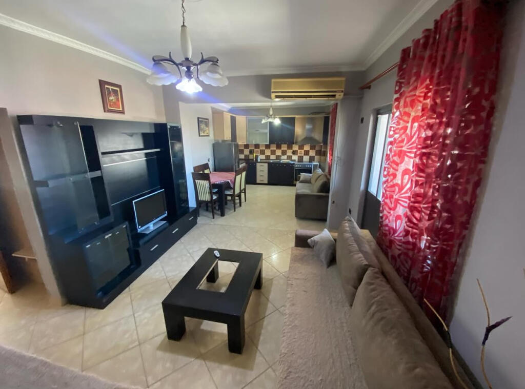 🏡 Appartamento 1+1 in affitto alla fine del Nuovo Viale, Tirana