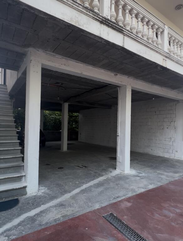 Business premises for rent   