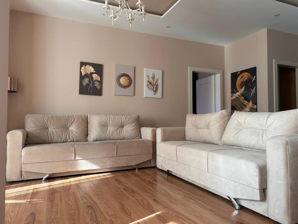 Apartament 2+1 me qira tek Liqeni i Thate