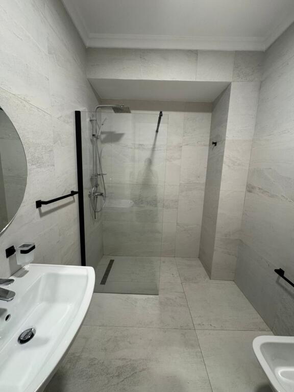 🏡 Super Appartamento in Affitto 2+1 a Delijorgji