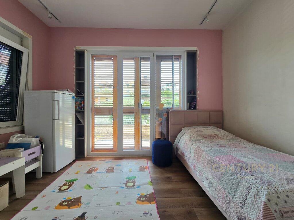 🌟 Apartment 3+1+2 for rent with parking space in Sauk të Ri, Tirana