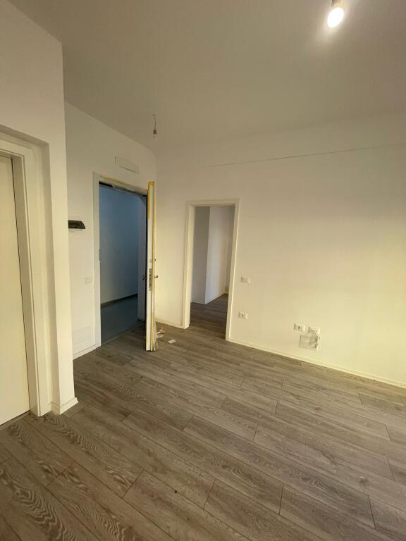 Apartament 1+1 per qira ne Mangalem.