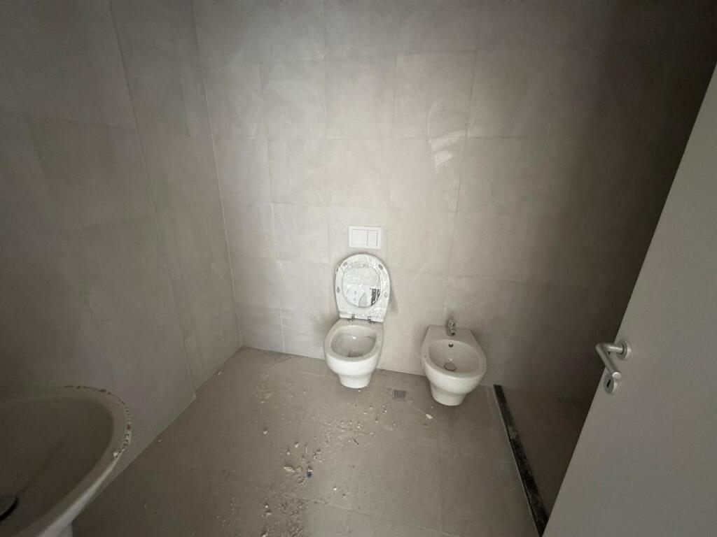 Opportunity, 2+1 Apartment for sale in Shkozë