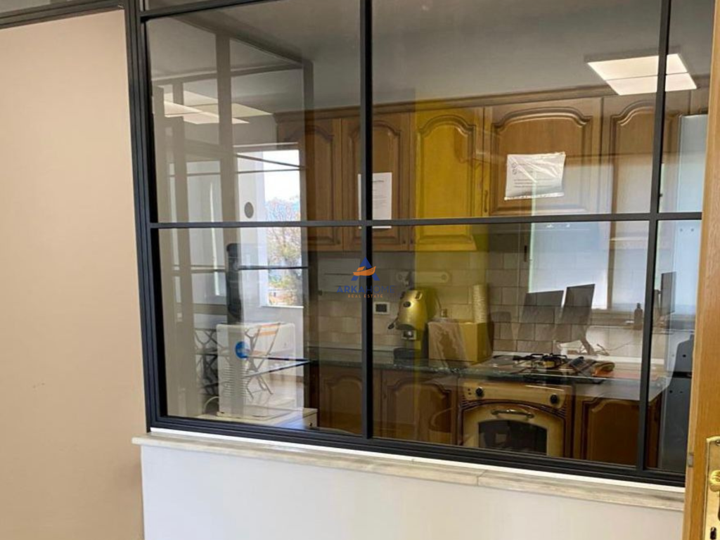 OFFICE SPACE FOR RENT 132M2 "BRIGADA VIII STREET, BLLOK" 2500 EURO (NEGOTIABLE).