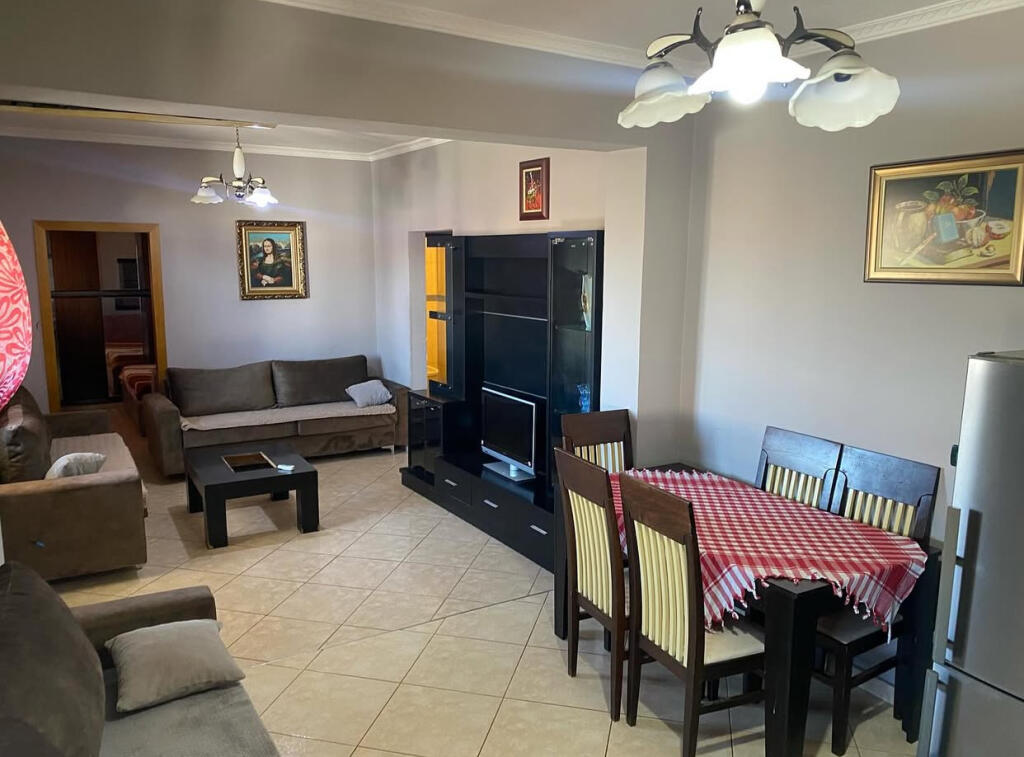 🏡 Appartamento 1+1 in affitto alla fine del Nuovo Viale, Tirana