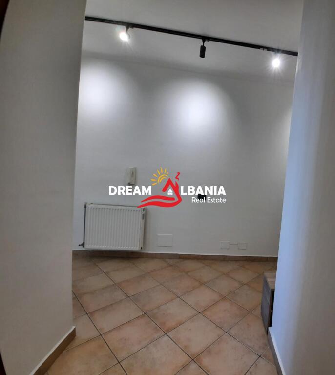 Apartament 3+1+2  me qera tek komuna e parisit prane kompleksit Kika (ID 4231259)
