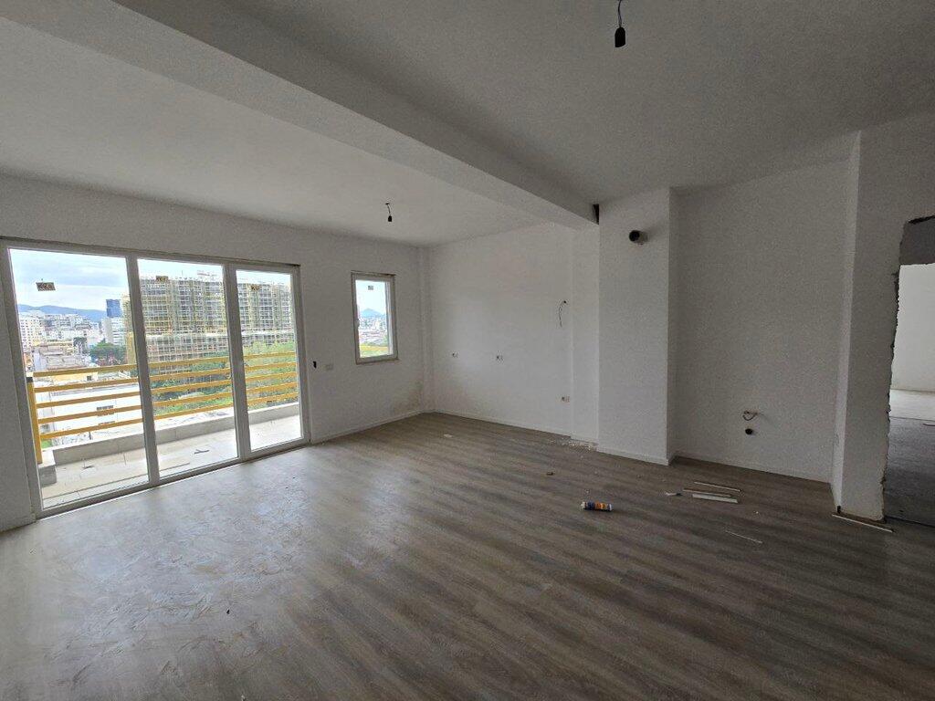 Apartment 3+1+2 for sale in Lapraka (E-88)