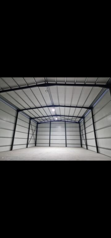 JEPET ME QERA KAPANON PRANE AUTOSTRADES TIRANE DURRES