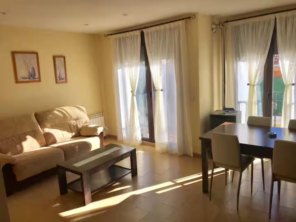 Appartamento Duplex In Affitto 2+1 a Fresk (ID B2201449) Tirana