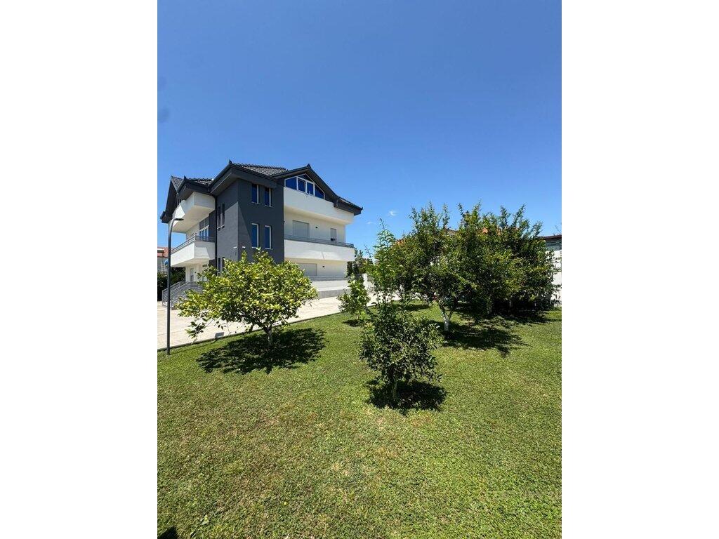 3-STOREY VILLA FOR RENT AFTER QTU!