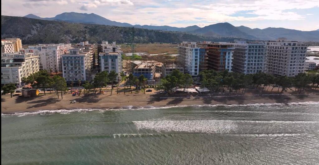 📍Shengjin, buze detit shitet garsoniere dhe Apartament 1+1