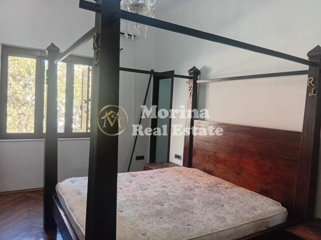 Apartment 2+1 with veranda, Barricades Street in the center of Tirana, 1200 Euro/month.