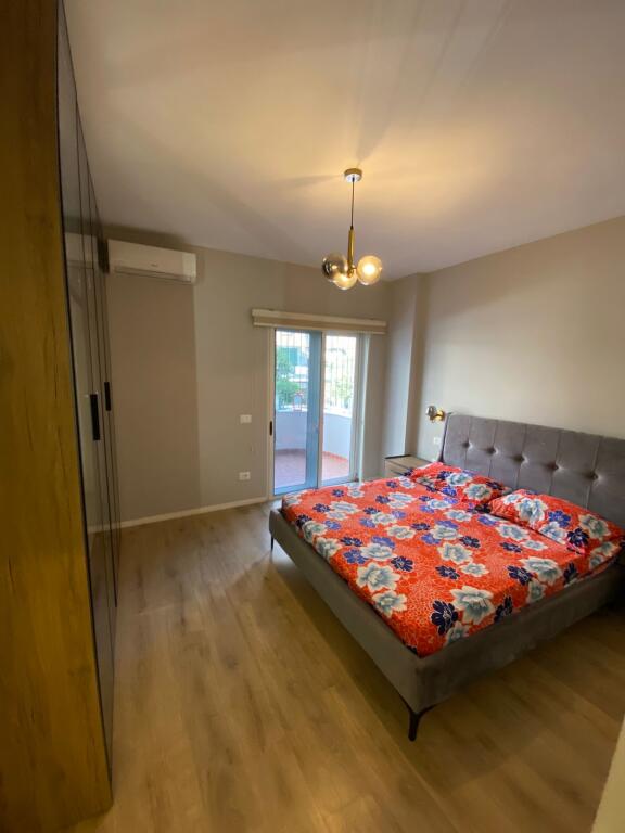 APARTAMENT ME QERA 1+1+BALLKON KOMUNA E PARISIT 65.000 LEKE