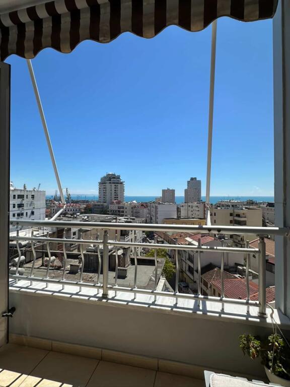 Affitto appartamento 2+1, 130 m². Durazzo, Volga