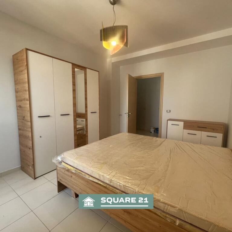📍 Apartament me Qira – Fresku, Tiranë