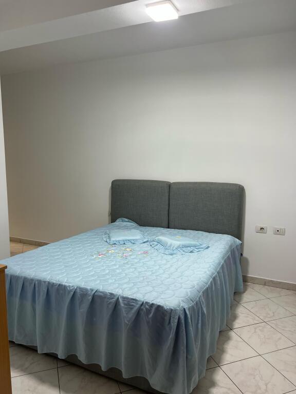 Jepet Me Qera Apartament 2+1+1 Ballkon