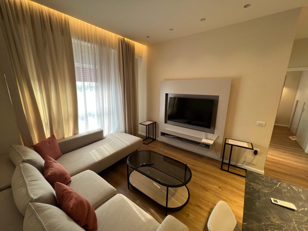 📣 VENDESI SUPER Appartamento 1+1 📍 Complesso Kaimi, Ali Dem ✨   🏢 Nuova Costruzione  🪜 7° Piano (Con Ascensore)  📐 Superficie 56 m2  🛋️ Arredato Da Architetto In Modo Contemporaneo   💶 Prezzo 100.000 Euro Non Trattabile