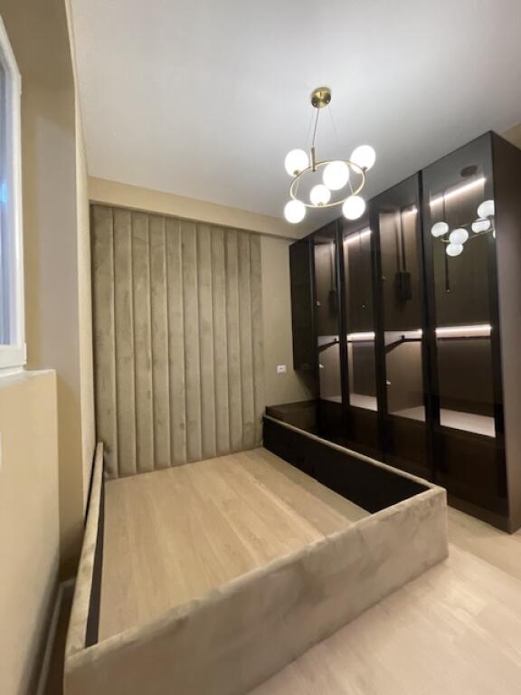 Shitet Apartament 1+1 tek Materniteti i Ri