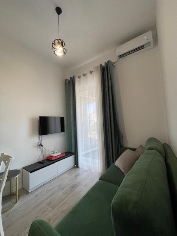 Shitet Apartament 1+1 tek Kompleksi Mangalem21