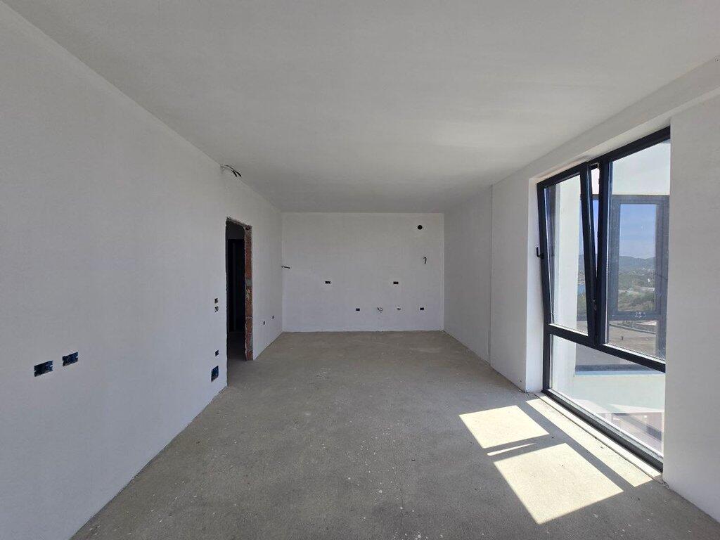 SUPER APARTAMENT PER SHITJE TEK LIQENI I FARKES.