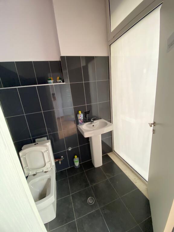 UFFICIO IN AFFITTO 120M2 21 DICEMBRE 750 EURO