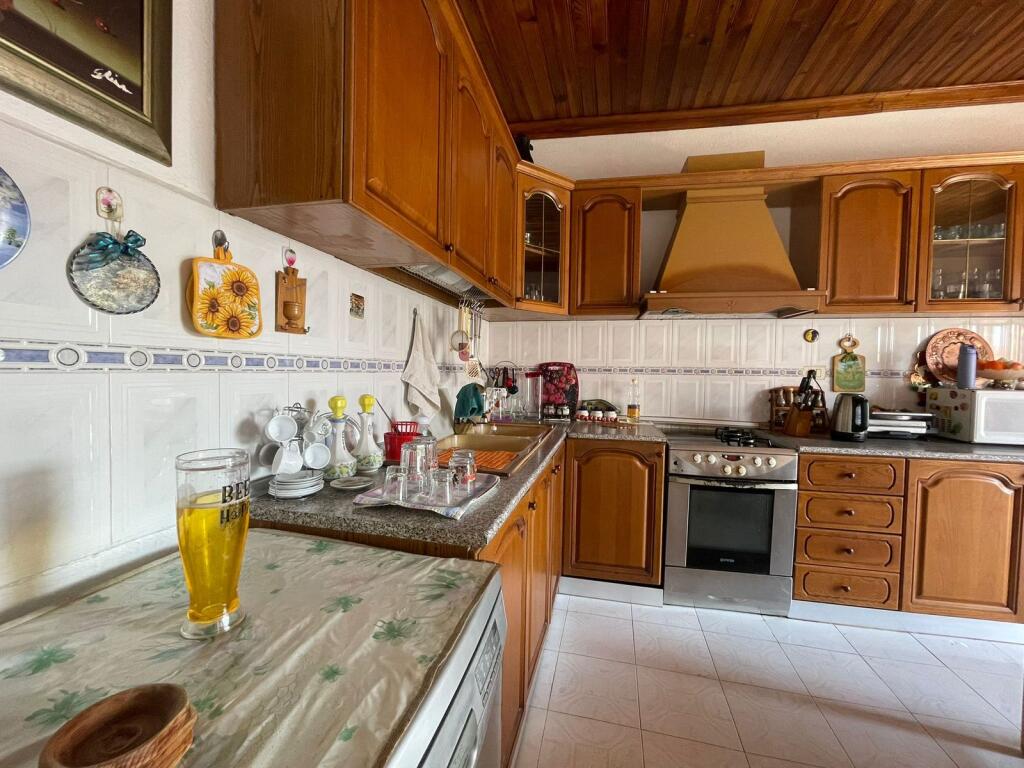 APARTAMENT ME QERA 2+1 TREGU ELEKTRIK 50.000 LEKE
