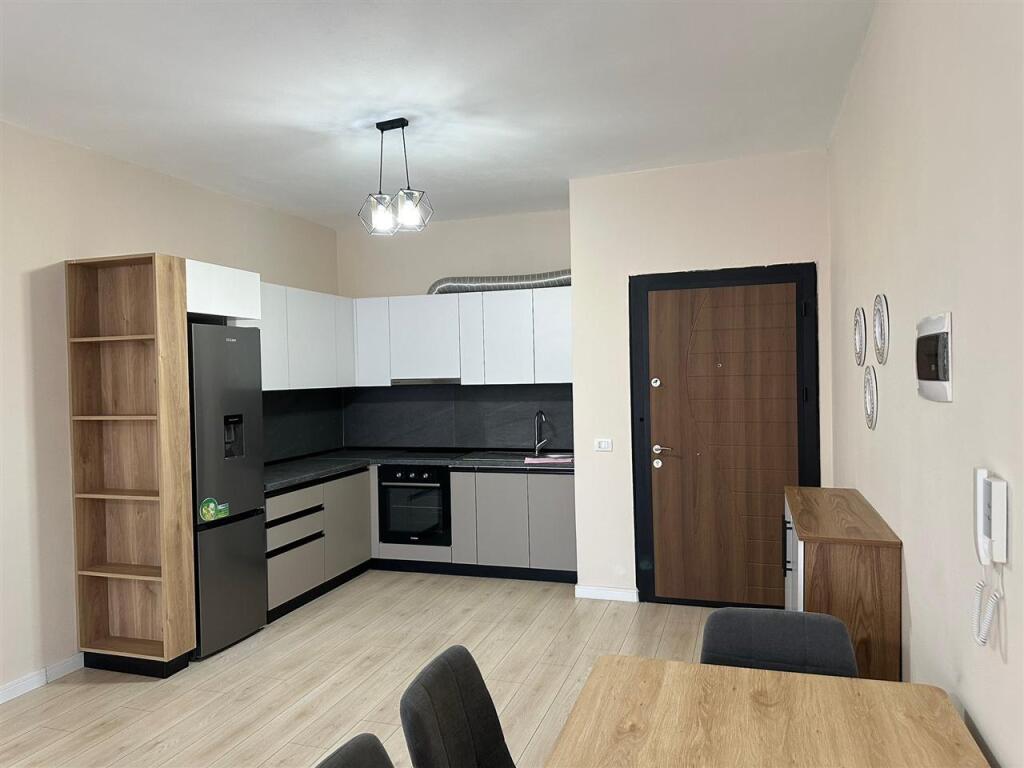 2+1 apartment for rent at Fusha e Aviacionit, near the Tax Directorate