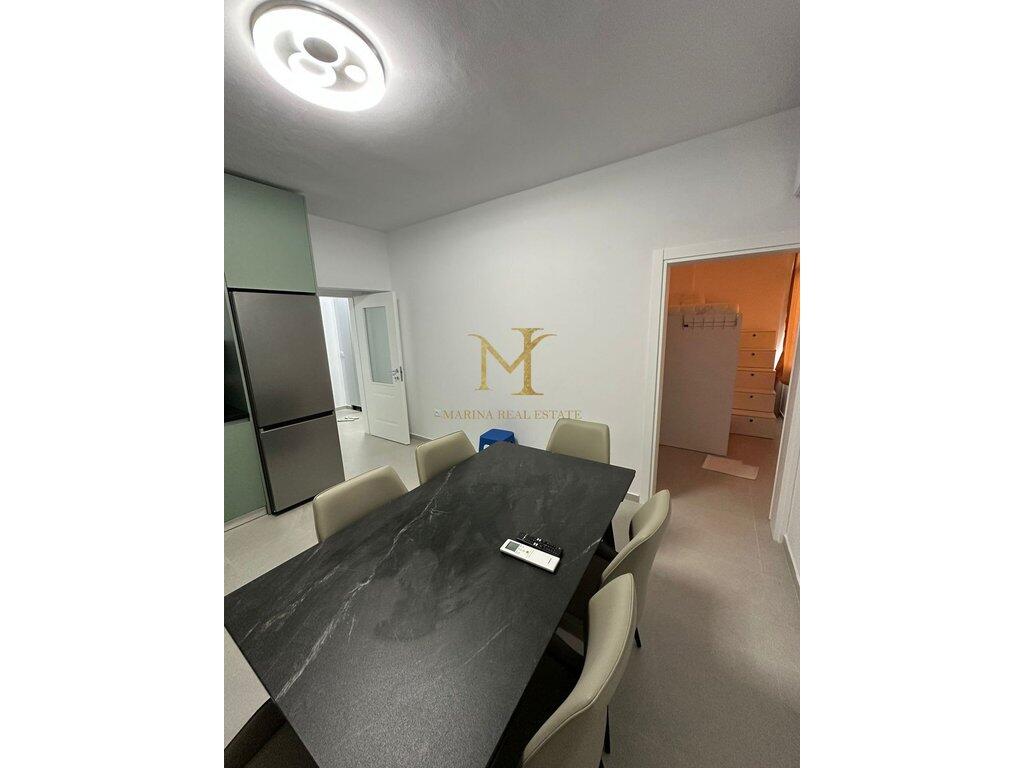 JEPET APARTAMENT I KONVERTUAR NE 2+1 , PLAZH HEKURUDHA!!