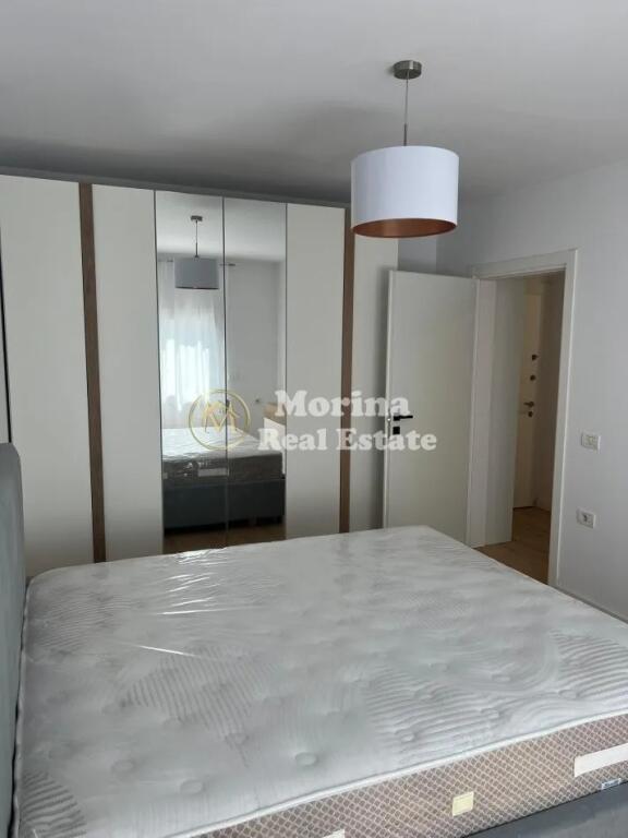 Qera, Apartament 2+1, Bulevardi Zogu I, 950 euro/muaj