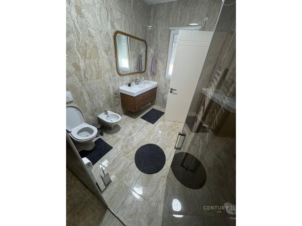 3-STOREY VILLA FOR RENT AFTER QTU!