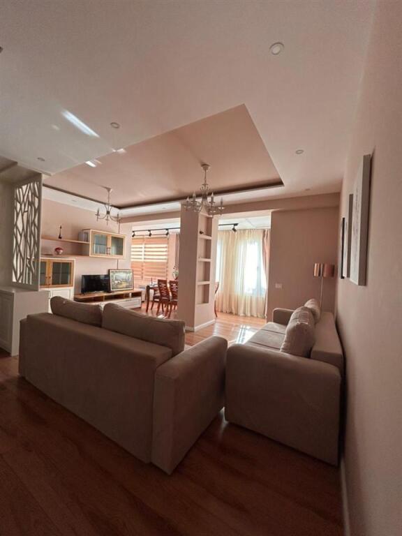 Apartament 2+1 me qira tek Liqeni i Thate