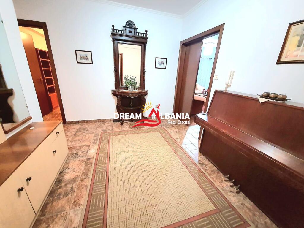 3+1 apartment for rent on Durres street near the Ministry of Education in Tirana (ID 4231307)