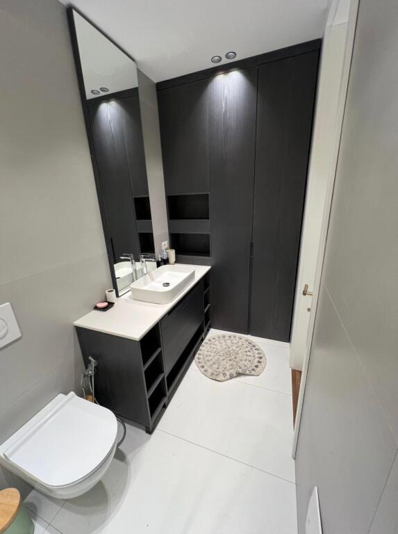 Apartament 2+1 luksoz ne shitje,Yzberissht