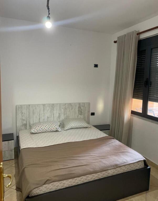 Apartament 1+1 me ballkon Qendër Pranë prokurorisë