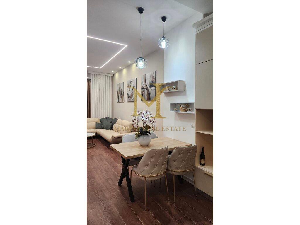 VENDESI APPARTAMENTO MODERNO 1+1 AL 27° PIANO!!