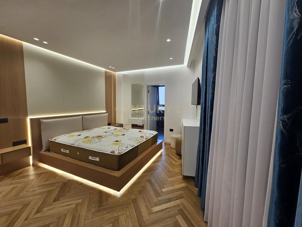 PËR QIRA SUPER APARTAMENT 2+1+2 NË ASTIR !