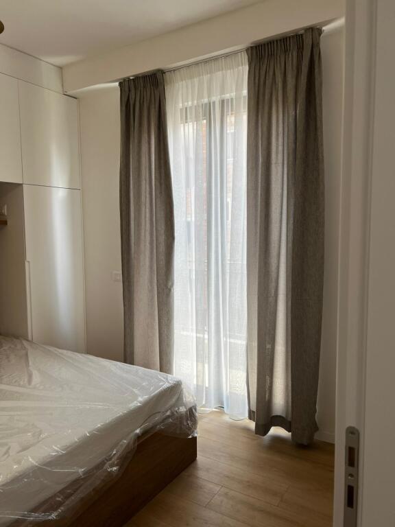 Super Apartament 2+1 + parkim per Qira tek  Ministria e Jashtme!