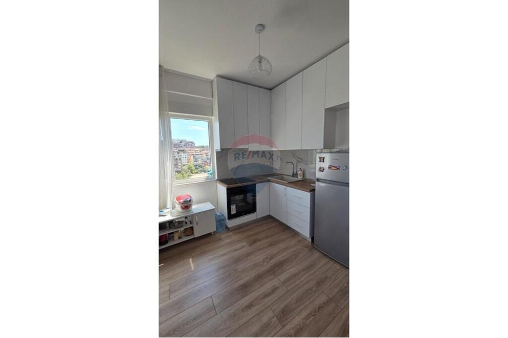 Apartament 2+1, Liqeni i Thate