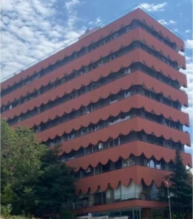 🌟 Shitet Apartament Luksoz 2+1+2 me Post Parkimi tek Rruga “Sami Frashëri”, Parku i Liqenit Artificial, Tiranë