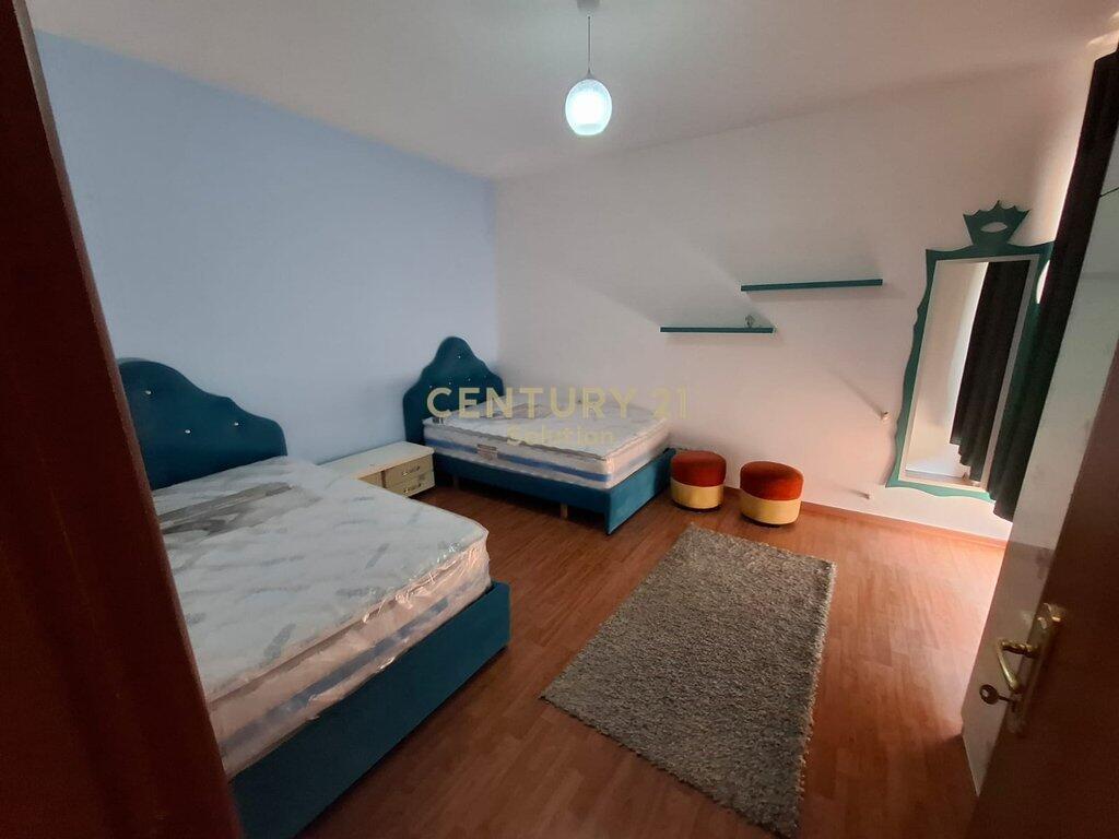 APARTAMENT 2+1+2 PER QIRA TEK MBIKALIMI I KOMUNES SE PARISIT!