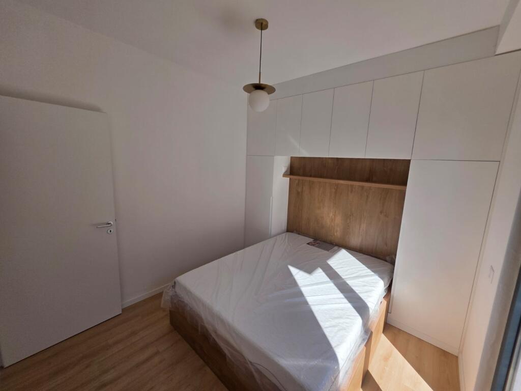 Super Apartament 2+1 + parkim per Qira tek  Ministria e Jashtme!