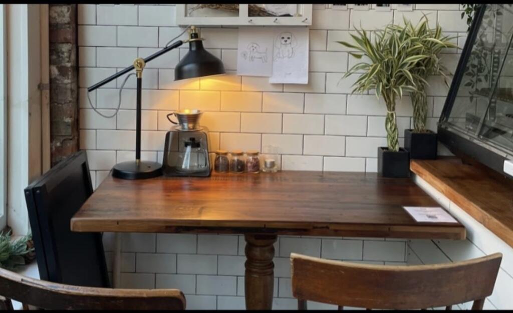 BAR KAFE ME QIRA KOMUNA E PARISIT 2500 EURO