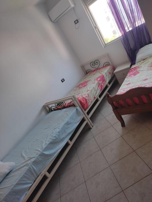 APARTAMENT 1+1. 35000 LEKE.RRUGA 5 MAJI.