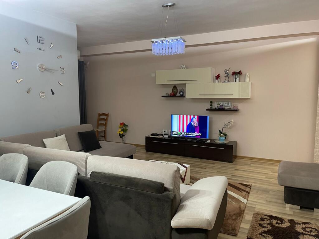 Apartament 2+1+2 me qera , Astir