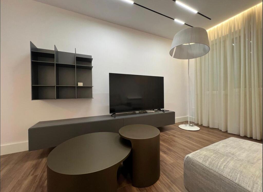 Apartament 2+1 luksoz ne shitje,Yzberissht