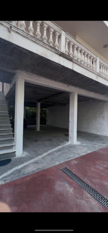 Kamez , service space for rent