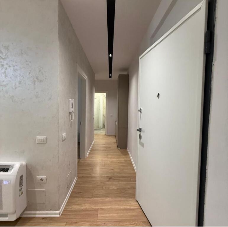 Jepet me qera Apartament 2+1 tek Liqeni i Thate + post parkimi