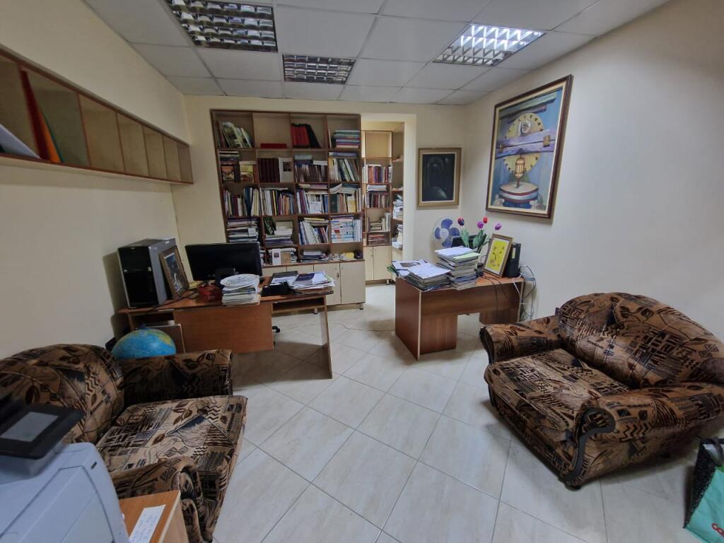 Office space for rent on Fortuzi Street near the Ministry of Justice