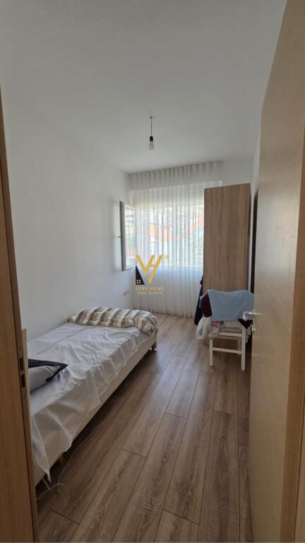 JEPET APARTAMENT 2+1+BLK ME QERA TE LIQENI I THATE 700 EURO
